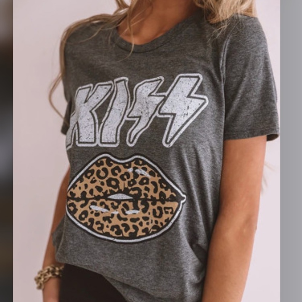 KISS Leopard Lip Gray short sleeve brand t-shirt - Picture 5 of 6